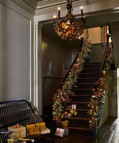Christmas Hallway Decorating Ideas To Impress Your Guests