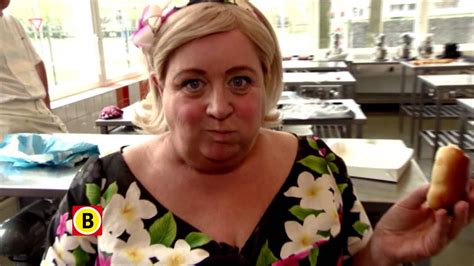 Worstenbrood n (plural worstenbroden, diminutive worstenbroodje n). Maak jij het lekkerste Brabantse Worstenbroodje van 2015 ...