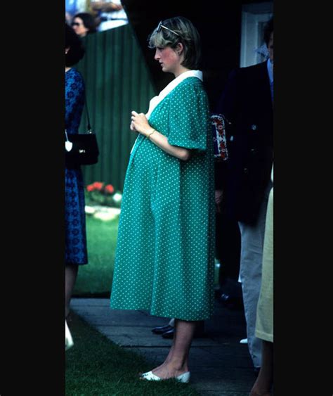 Princess Diana Showing Off Her Baby Bump Whilst Pregnant With William