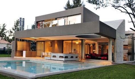 Dec 01, 2020 · o cuidado no planejamento de uma fachada residencial é imprescindível para apostar em materiais e formatos que vão conferir graça, originalidade e um toque pessoal para a residência. 40 Casas Contemporáneas Fachadas, Diseño y Decoración