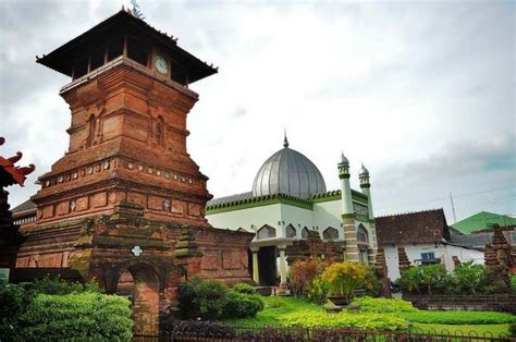 Masjid Menara Kudus Sejarah Dan Makna Dibalik Simbolnya