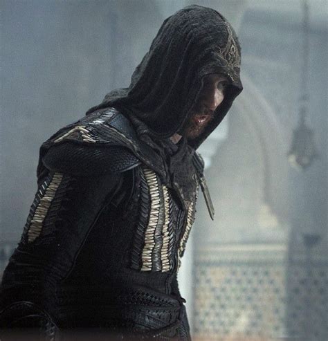 Assassin S Creed New Images Flaunt Michael Fassbender S Blades Collider