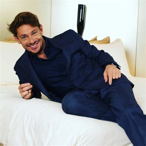 4,397 likes · 2 talking about this. Giorgio Pasotti biografia: età, altezza, peso, figli ...