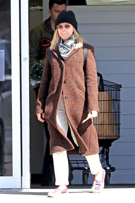 Check out the latest pictures, photos and images of scarlett johansson from 2020. SCARLETT JOHANSSON Out Shopping in The Hamptons 03/16/2020 ...