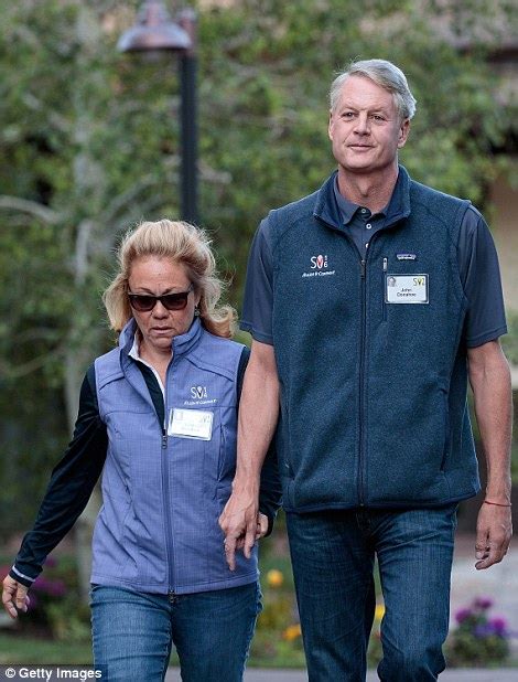 Смотреть видео про diana chan. The look of (power) love! Sheryl Sandberg and her ...