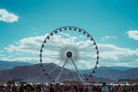 Nsfw Another Couple Caught On Coachellas Ferris Wheel This Time Actually Having Sex Your Edm