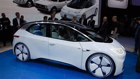 Vw Id Concept To Spawn 300 Plus Mile Electric Hatch In 2020