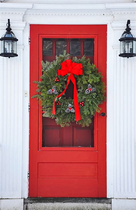 Craftsman garage door opener assembly. 9 Holiday Door Ideas with Christmas Wreaths - Town ...