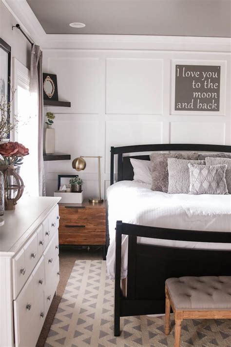 Looking for bedroom decorating ideas? Fixer Upper Style Master Bedroom