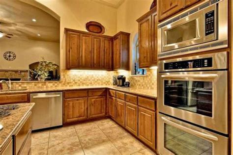 Great savings & free delivery / collection on many items. Kitchen, arch, stainless steel appliances, oak cabinets ...
