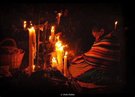 Noche De Muertos En El Cementerio De La Isla Pacanda En Pátzcuaro