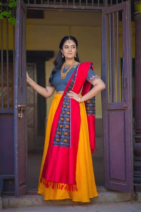 South Indian Tv Anchor Srimukhi Photoshoot In Lehenga Voni Actress Album