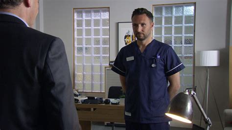 new holby star alex walkinshaw fletch s reputation proceeds him on aau news holby city