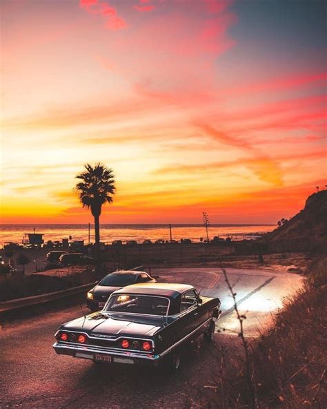 80s Summer Sky Aesthetic Retro Cars Sunset Wallpaper