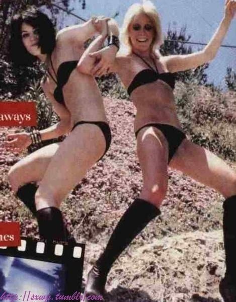 The Runaways Cherie Currie Gif The Runaways Cherie Currie Discover My