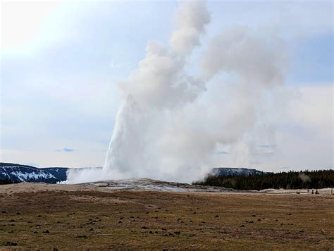 Last April in Yellowstone National Park, Wyoming, USA : r/hiking