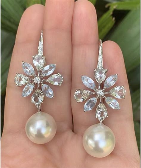 Pin By Jane Lin On 珍珠 In 2023 Fine Pearl Jewelry Gold Earrings