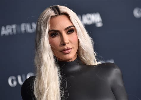 Kim Kardashian Shows Off Her Real Skin In New Unedited Photos But Fans Are Shocked By Odd