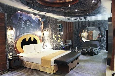 The Batcave Is Now Available For Rent Diseño De Interiores