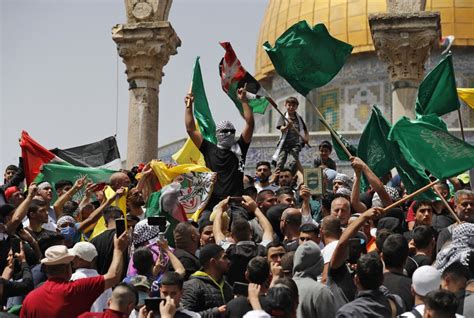 Temple Mount Prayers For Last Friday Of Ramadan End Peacefully After Morning Clashes The Times