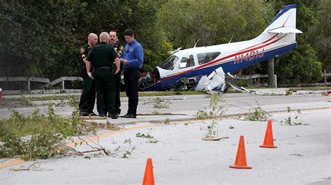 Dramatic Dashcam Video Captures Plane Crashing On Florida Highway — Rt