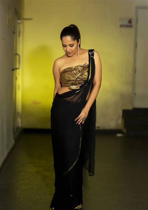 Anasuya Bharadwaj Hot Pics In Saree South Indian Actress