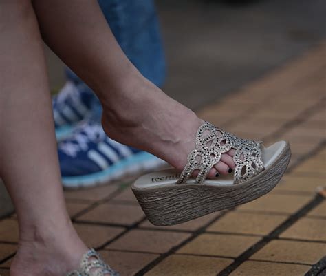 candid feet from china 43 if you like asians chinese … flickr