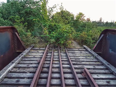 End Of The Line Abandoned Railroad Track In Ontario Canada Oc