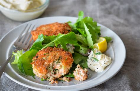 1/4 cup light mayonnaise, 1/4 cup plain greek if you've made this low carb salmon cakes, please give the recipe a star rating below and leave a. Salmon Cakes - Once Upon a Chef