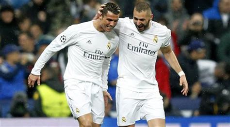 سيطر التعادل السلبي على أحداث الشوط الأول، حيث كان ريال مدريد الأكثر سيطرة على مجريات اللعب خلال أول 45 دقيقة من عمر اللقاء، ولكن دون تشكيل خطورة كبيرة على مرمى فريق أتلتيك بيلباو. رسالة بنزيمة الصادمة لـ رونالدو بعد مباراة الريال ضد ...