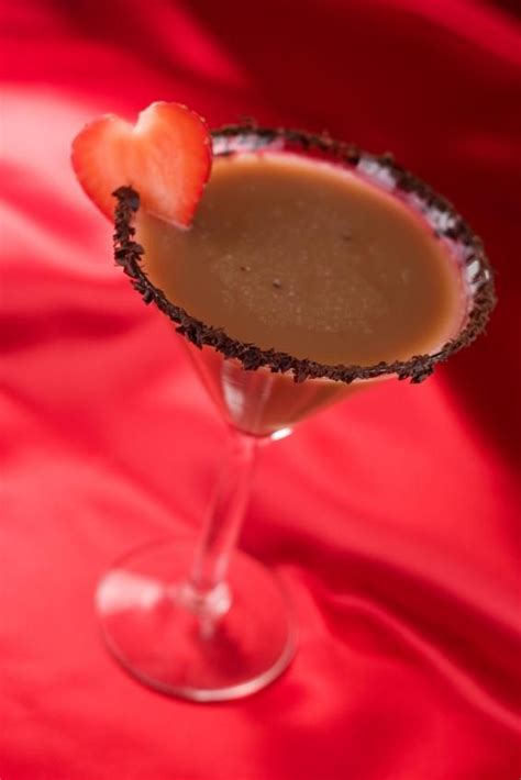 Dark Chocolate Strawberry Martini Kisses Chocolate Yummy Drinks