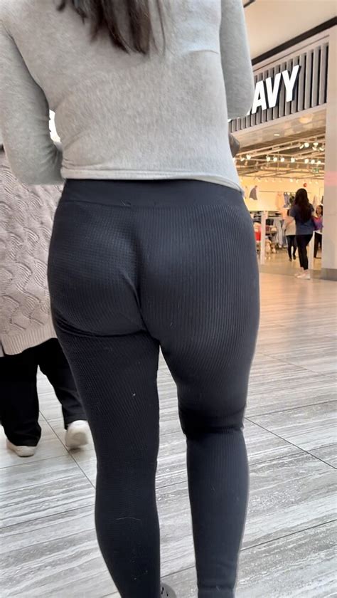 Now Thats An Ass Pawg With A Jiggly Booty In Leggings Spandex