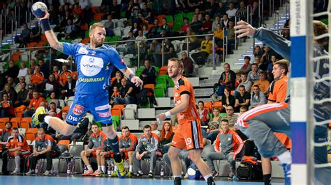 ハンドボール 周囲 直径 重量 クラス; ハンドボールのシュートにはどんな種類があるのか？｜【SPAIA ...