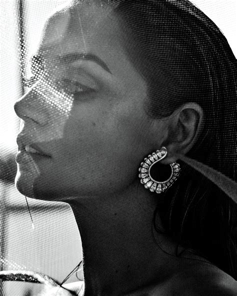 Ana de Armas su carrera sus películas y evolución de su estilo Vogue
