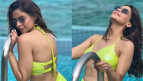 Photo Gallery Aamna Sharif Showed Her Sizzling Avatar In A Green Bikini See Her Stunning Pics