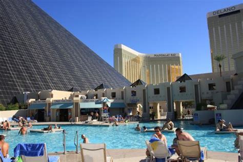 Pool 3 Foto Di Luxor Las Vegas Las Vegas Tripadvisor