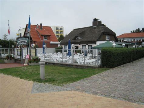 Idyllisches haus direkt am steilufer und strand. "Restaurant Haus am Strand" Haus am Strand FeWo (Fehmarn ...