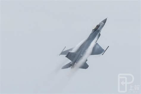 Pixiv is an illustration community service where you can post and enjoy creative work. 空軍營區開放預校 IDF、幻象、F-16空中炫技 -- 上報 / 焦點