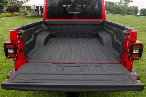 Jeep Gladiator Bed Size How Does It Compare To Other Midsize Trucks
