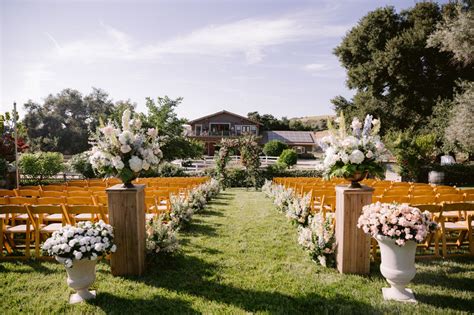 Browse venue prices, photos and services offered mizner country club offers exceptional wedding packages and a la carte service the mizner country club staff is attentive to your needs and offers a diverse selection of catering. Country Vineyard - Wedding Venues and Estates.com