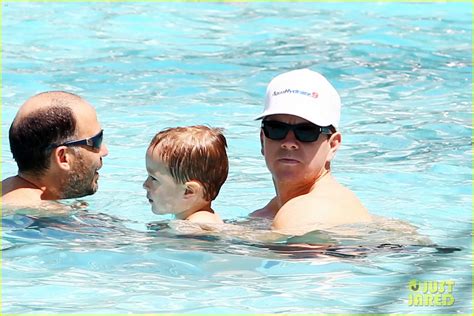Mark Wahlberg Shirtless At The Pool Mark Wahlberg Photo Fanpop Page