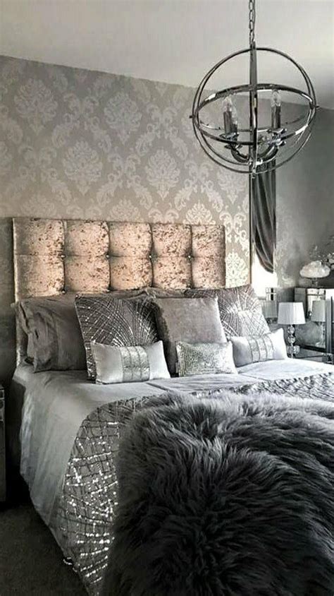 Henderson Interiors Chelsea Glitter Damask Wallpaper Soft Grey Silver H980504 The Perfect