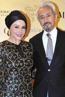 Penyanyi jazz popular noryn aziz bersama suaminya, ar raja datuk kamarul bahrin shah ketika menghadiri majlis fesyen majalah glam dan glam lelaki di zebra square, di sini malam tadi. Gambar Suami Penyanyi Jazz Popular Noryn Aziz | Gosip Terkini