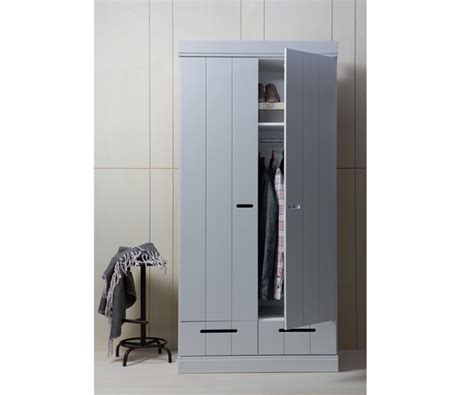 Dieser pinnwand folgen 107 nutzer auf pinterest. Kleiderschrank grau 2 Türen, Schrank grau aus Massivholz ...