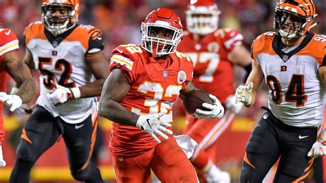 Oct 18, 2019 · mri will reveal the extent of the damage and how much time mahomes will miss…chiefs will be awaiting mri results on patrick mahomes' right knee friday, but one league source said that 'if. Mahomes won't miss time for girlfriend's stepfather's ...