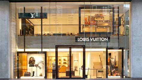Louis Vuitton Sloane Street Reviewed