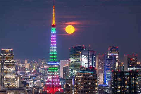 la torre de tokio símbolo de la capital