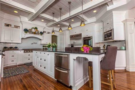 Homeadvisor's coffered ceiling cost estimator offers average price information reported by customers who have framed or installed a coffered ceiling in their home. 50 Kitchens with Coffered Ceilings (Photos)