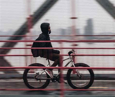 A good rider, however, does not always make an excellent coach. How to ride a bike with no hands in 2020 in 2020 | Bike ...