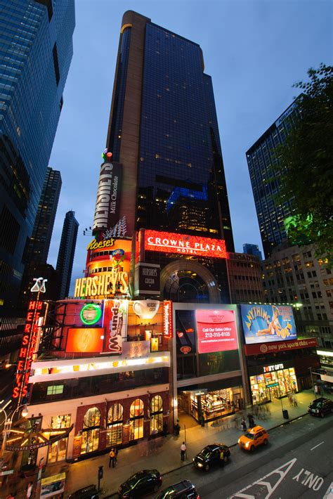 Последние твиты от times square (@timessquarenyc). Crowne Plaza Hotel, Times Square - Wikipedia